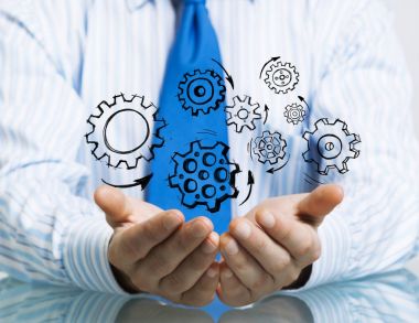 Masada oturan işadamı yakın çekim 