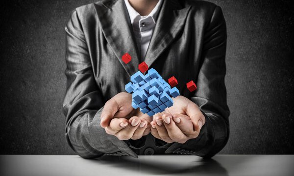 Обрезанный имидж деловой женщины
