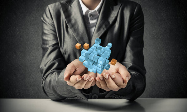 Обрезанный имидж деловой женщины
