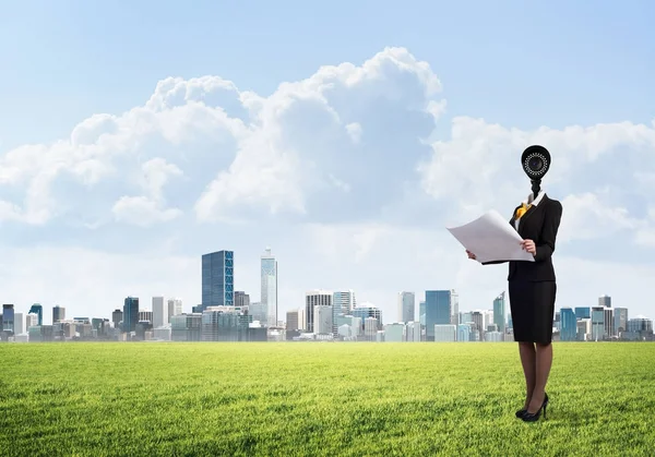 Empresaria con cámara en lugar de cabeza — Foto de Stock