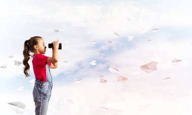 Küçük tatlı kız. 