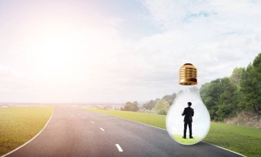 Ampulün içindeki iş adamı 