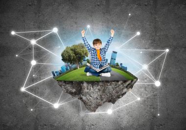 yüzen ada ve mutlu çocuk