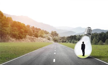 Ampulün içindeki iş adamı 