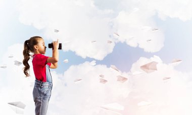 Küçük tatlı kız. 