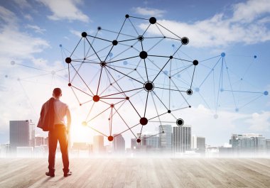 İşadamı arkasını kolluyor ve ağ çizimi kavramına bakıyor