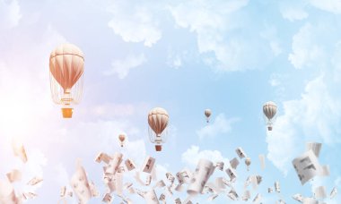 Renkli aerostats kağıt belgeler arasında ve mavi bulutlu gökyüzü üzerinde uçan. 3D render.