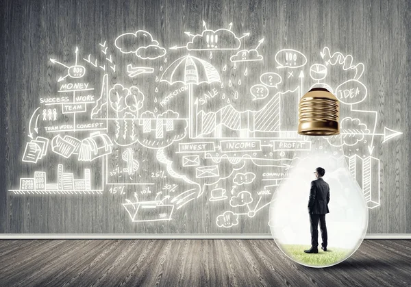 İşadamı ampul içinde