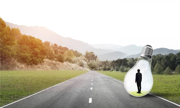 Ampulün içindeki iş adamı 