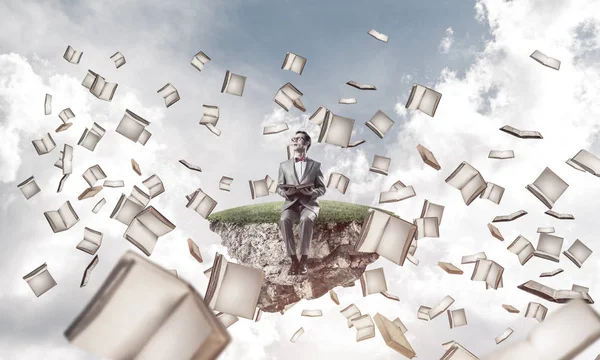 komik adam kırmızı gözlük