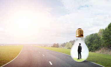 Ampulün içindeki iş adamı 