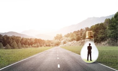 Ampulün içindeki iş adamı 