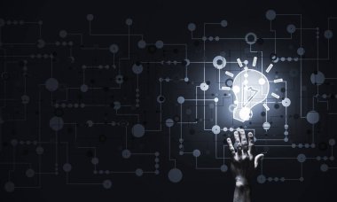 Erkek el ampul koyu arka plan üzerine işaret