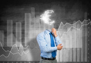 Başı yerine avro işareti olan yüzü olmayan işadamı.