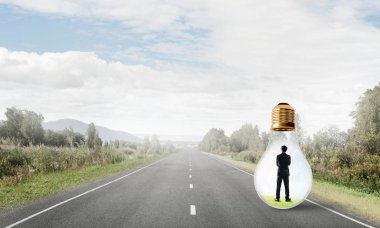 Ampulün içindeki iş adamı 