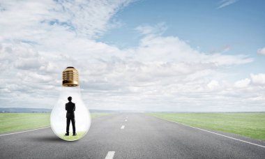 Ampulün içindeki iş adamı 