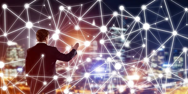 işadamı gece cityscape karşı 