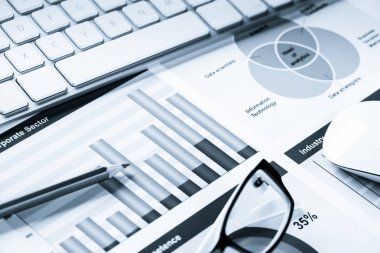 İş çalışma alanı klavye ile 