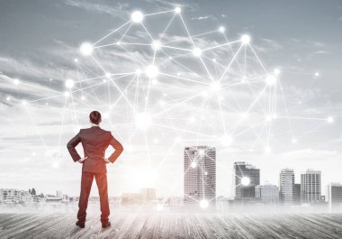 İşadamı arkasını kolluyor ve ağ çizimi kavramına bakıyor