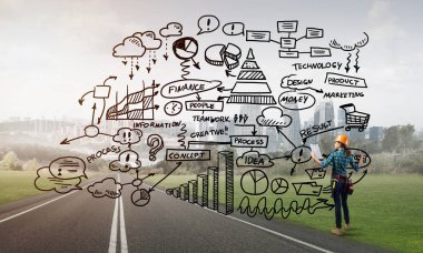 Açık havada mühendis kadının arka planı ve ekrana konsept çizimi