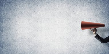 Duyuru kağıt trompet yapma işkadını kapanışı