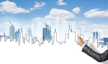 Kalem inşaat projesinde çalışan kadın tasarımcının eli