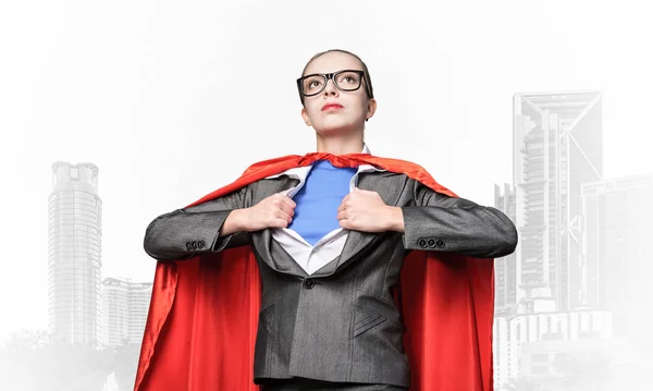 Mooie Zakenvrouw Die Haar Shirt Opent Als Een Superheld Een — Stockfoto