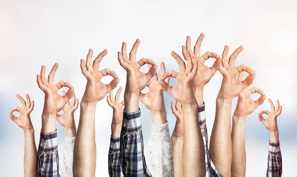 Fila Manos Hombre Mostrando Buen Gesto Acuerdo Aprobación Grupo Signos — Foto de Stock