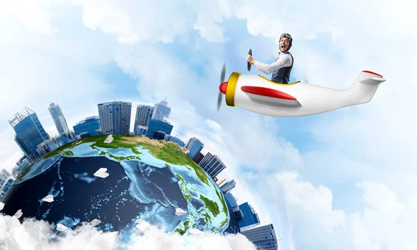 Людина Капелюсі Авіатора Окулярами Керують Літаком Гвинта Земна Куля Високими — стокове фото