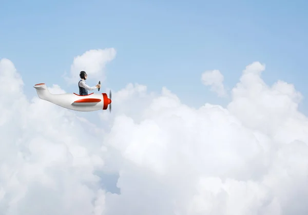 Hombre Con Sombrero Aviador Con Gafas Que Conducen Avión Hélice — Foto de Stock