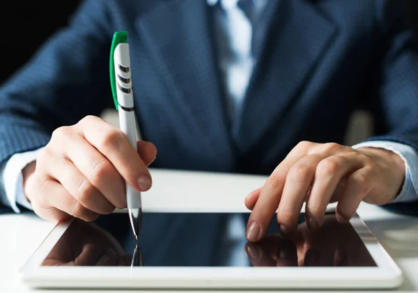 Man Business Suit Using Tablet Computer Close Male Hands Holding — Stock Photo, Image