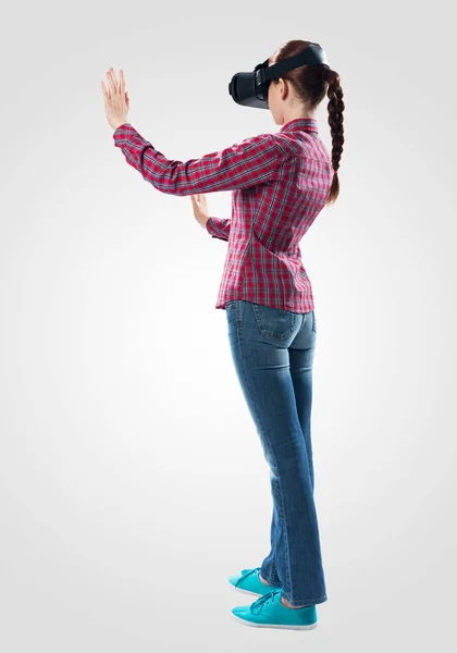 Egy Fiatal Felfedezi Virtuális Világot Kapcsolatba Lép Digitális Interfésszel Hölgy — Stock Fotó