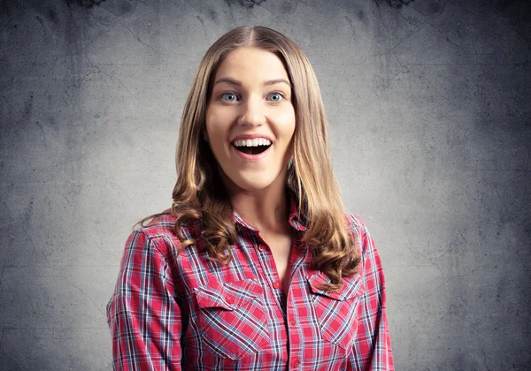 Menina Encantadora Feliz Sorrindo Largo Jovem Emotiva Surpreendeu Expressão Facial — Fotografia de Stock