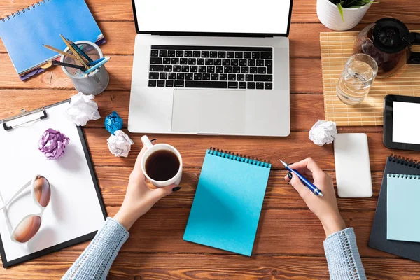 Mujer Negocios Escribiendo Cuaderno Escritorio Oficina Aprendizaje Educación Empresarial Línea — Foto de Stock