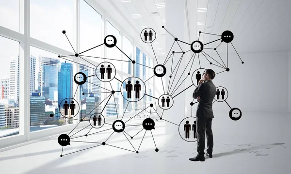 3Dオフィスのインテリアと社会的な接続の概念でエレガントなビジネスマン 混合メディア — ストック写真