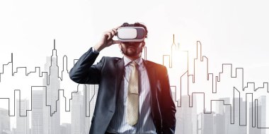 İşadamı cityscape arka plan karşı sanal kask içinde çift pozlama