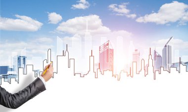 Kalem inşaat projesinde çalışan kadın tasarımcının eli