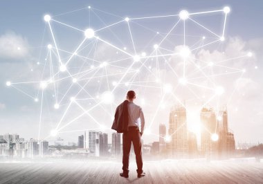 İşadamı arkasını kolluyor ve ağ çizimi kavramına bakıyor