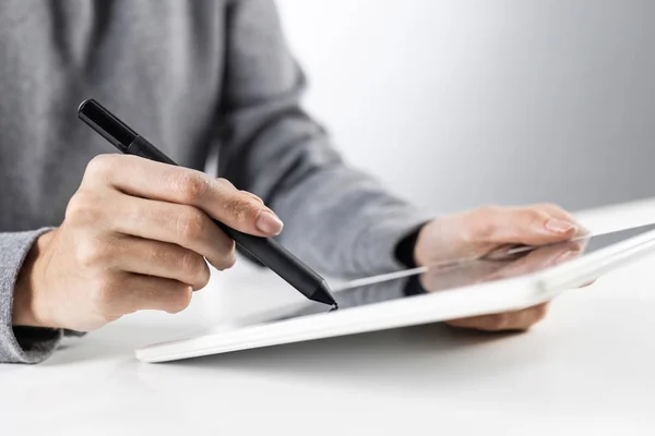 Businesswoman Using Tablet Computer News Read Close Female Hands Holding — Stock Photo, Image