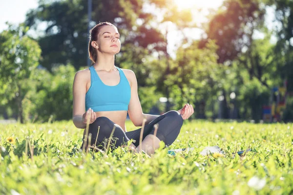 Girl Meditates Lotus Pose Green Grass Park Portrait Peaceful Woman — Stock Photo, Image