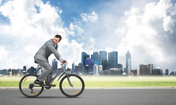 Empresario Viajando Trabajo Bicicleta Hombre Con Traje Negocios Bicicleta Por — Foto de Stock