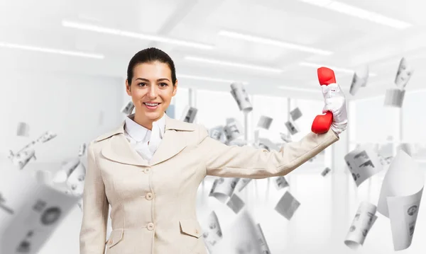 Vrouw Afstand Houden Vintage Rode Telefoon Elegante Operator Wit Business — Stockfoto