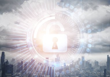Kriptografi ve şifreleme algoritması kavramı. Risk yönetimi ve profesyonel güvenlik. Şehrin siluetinin arka planında sanal asma kilit hologramı. İş dünyası için yenilikçi güvenlik çözümü.