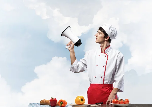 Jovem Chef Com Megafone Mão Chef Caucasiano Emocional Chapéu Branco — Fotografia de Stock