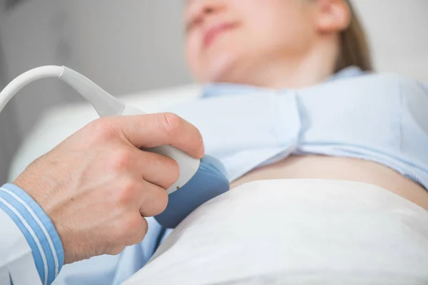 Doktor Ofisinde Ultrason Muayenesi Prosedürü Nsan Vücudu Görsel Teşhisi Için — Stok fotoğraf