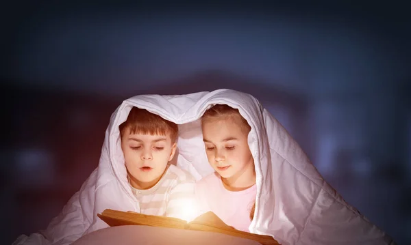 Engrossed Little Girl Boy Reading Book Bed Bedtime Pretty Kids — Stock Photo, Image