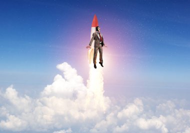 Takım elbiseli iş adamı roketle havalanıyor. İlerleme ve yenilik teknolojisi. Stratosferde jetpack roketiyle uçan bir şirket çalışanı. Liderlik motivasyonu ve hedef başarısı.