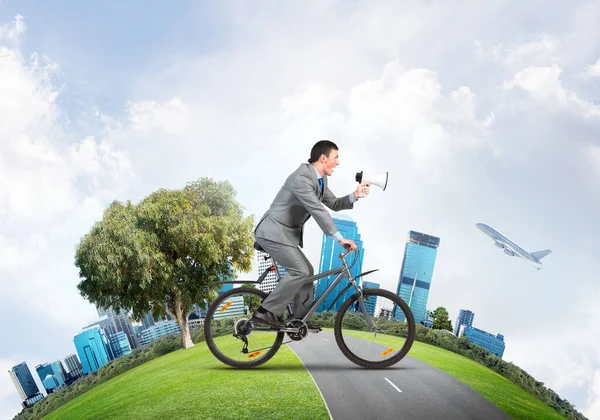 Empresario Con Megáfono Mano Bicicleta Empleado Corporativo Anunciando Altavoz Hombre — Foto de Stock