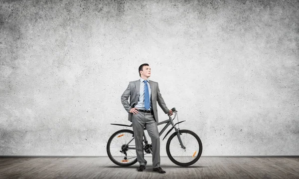 Gerente Oficina Hombre Vistiendo Traje Negocios Pie Con Bicicleta Empresario — Foto de Stock