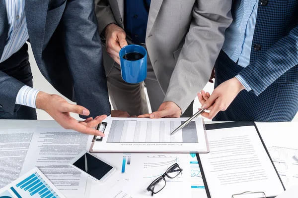 Die Gruppe Trifft Sich Konferenzraum Unternehmensberatung Und Diskussion Mit Amtskollegen — Stockfoto